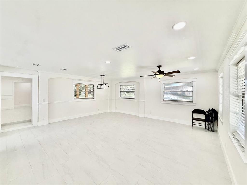 Empty room, Interior, Marble, Recessed Lighting