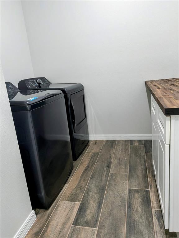 Interior, Washer, Wood Texture Flooring