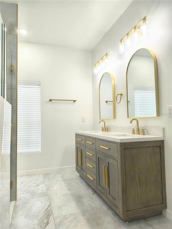 Bathroom, Dual Sink Vanities, Interior, Recessed Lighting