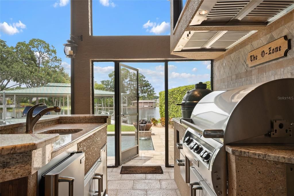 Exterior, Outdoor Kitchen