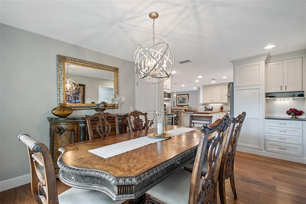Chandelier, Dining room, Interior, Kitchen, Pendant Lights, Recessed Lighting, Wood Texture Flooring