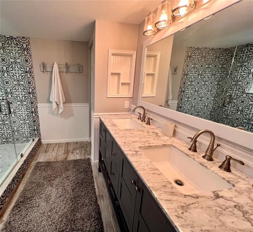 Bathroom, Dual Sink Vanities, Interior, Wood Texture Flooring