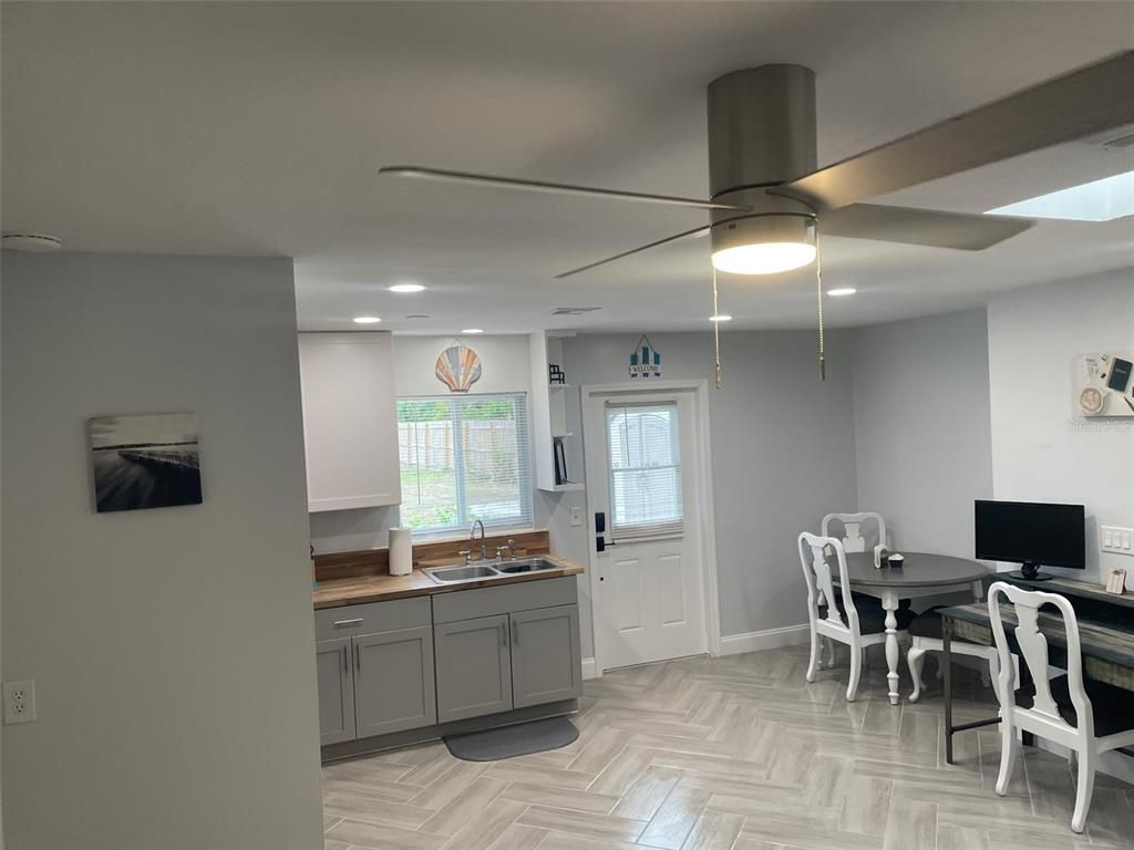Dining room, Interior, Kitchen, Recessed Lighting, Wood Texture Flooring