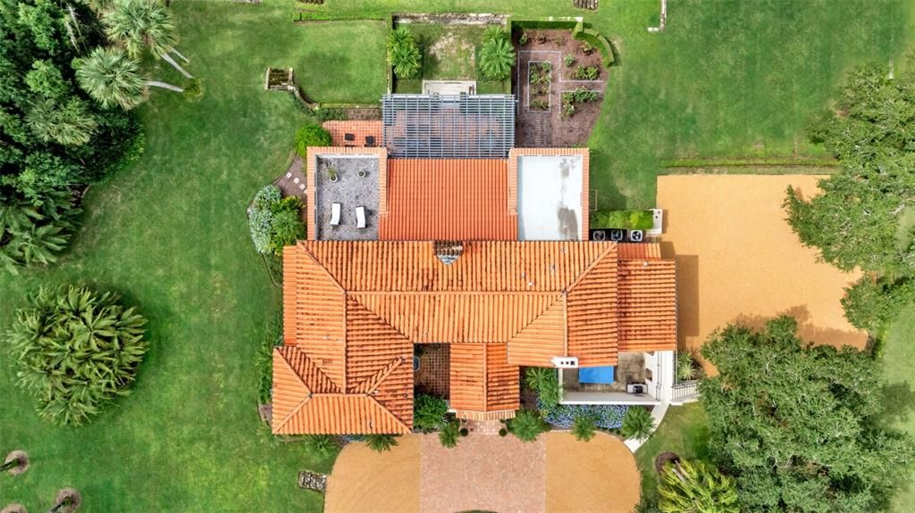 Exterior, Drone