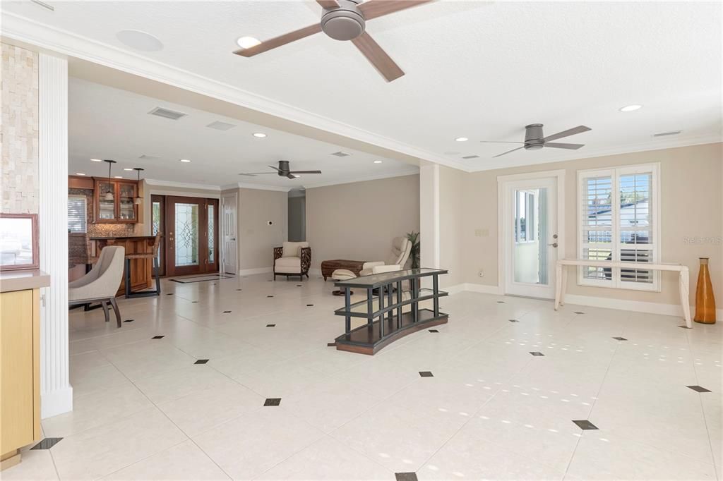Dining room, Interior, Pendant Lights, Recessed Lighting
