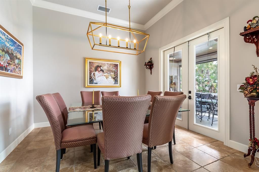 Chandelier, Dining room, Interior, Pendant Lights