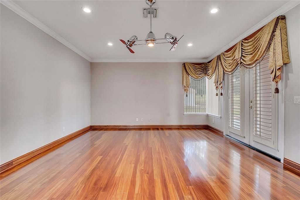 Empty room, Interior, Recessed Lighting, Wood Texture Flooring