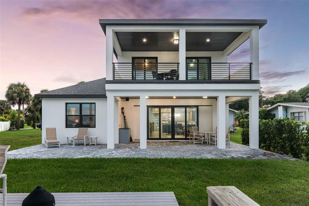 Backyard, Exterior, Facade, Modern