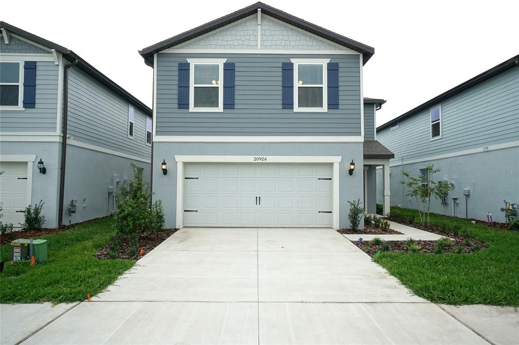 Attached, Exterior, Facade, American Craftsman