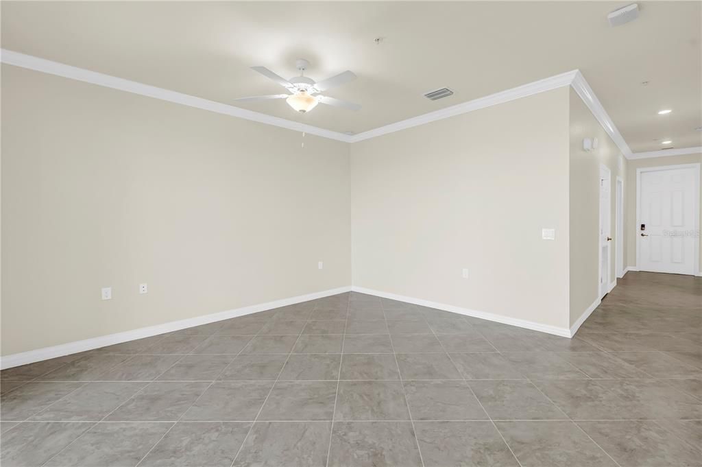 Empty room, Interior, Recessed Lighting