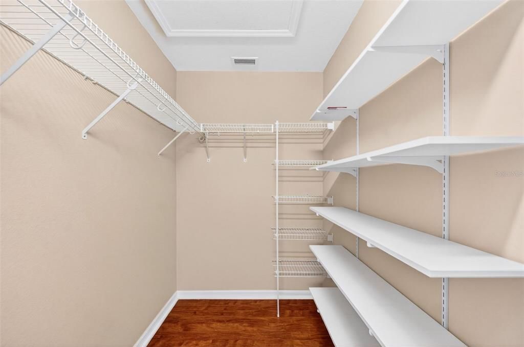 Interior, Walk-in Closets, Wood Texture Flooring