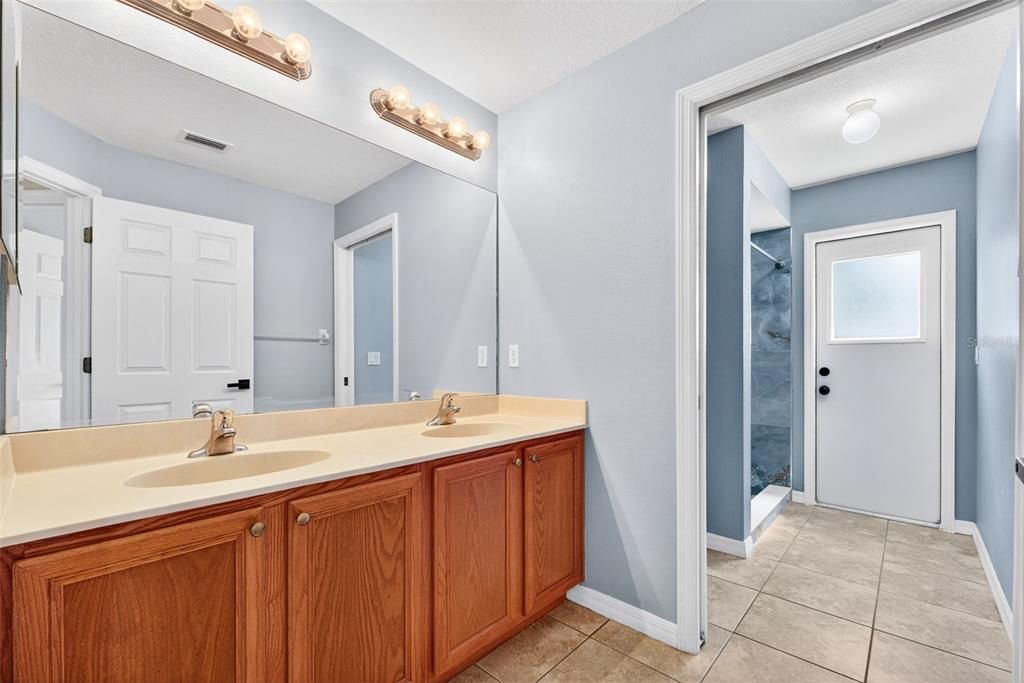 Bathroom, Dual Sink Vanities, Interior