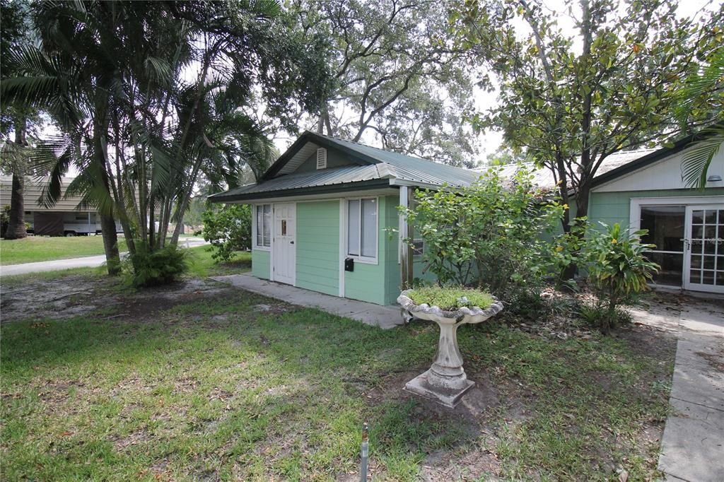 Backyard, Exterior