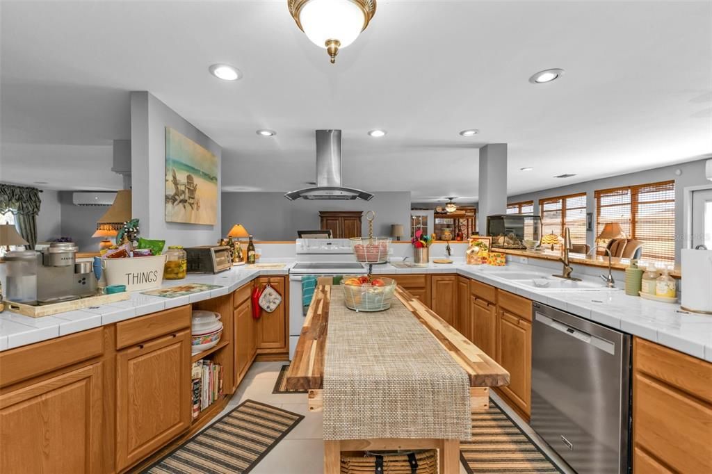 Dining room, Interior, Kitchen, Recessed Lighting, Stainless Steel Appliances, Tile Countertops