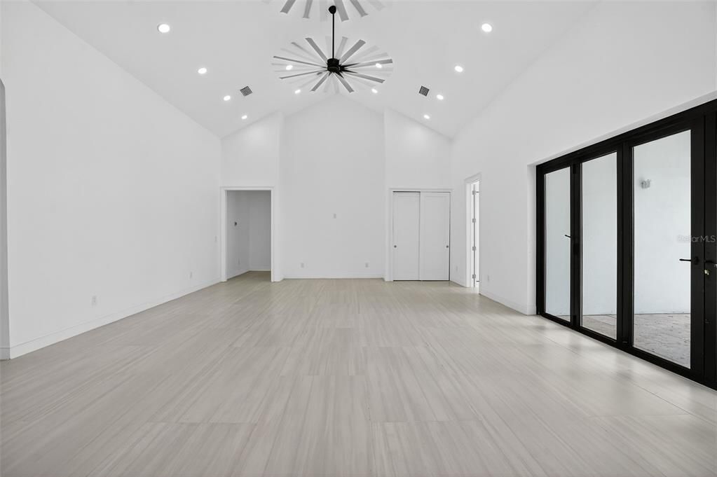 Empty room, Interior, Pendant Lights, Recessed Lighting