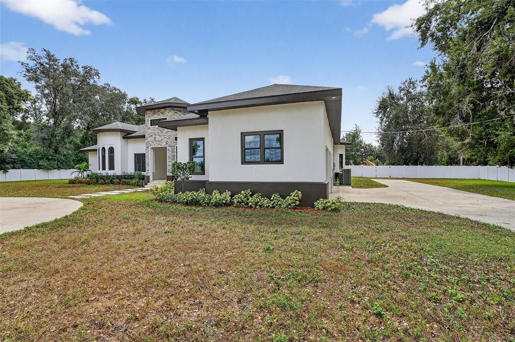 Backyard, Exterior