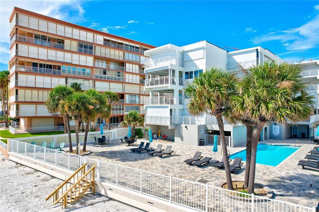 Exterior, Pool