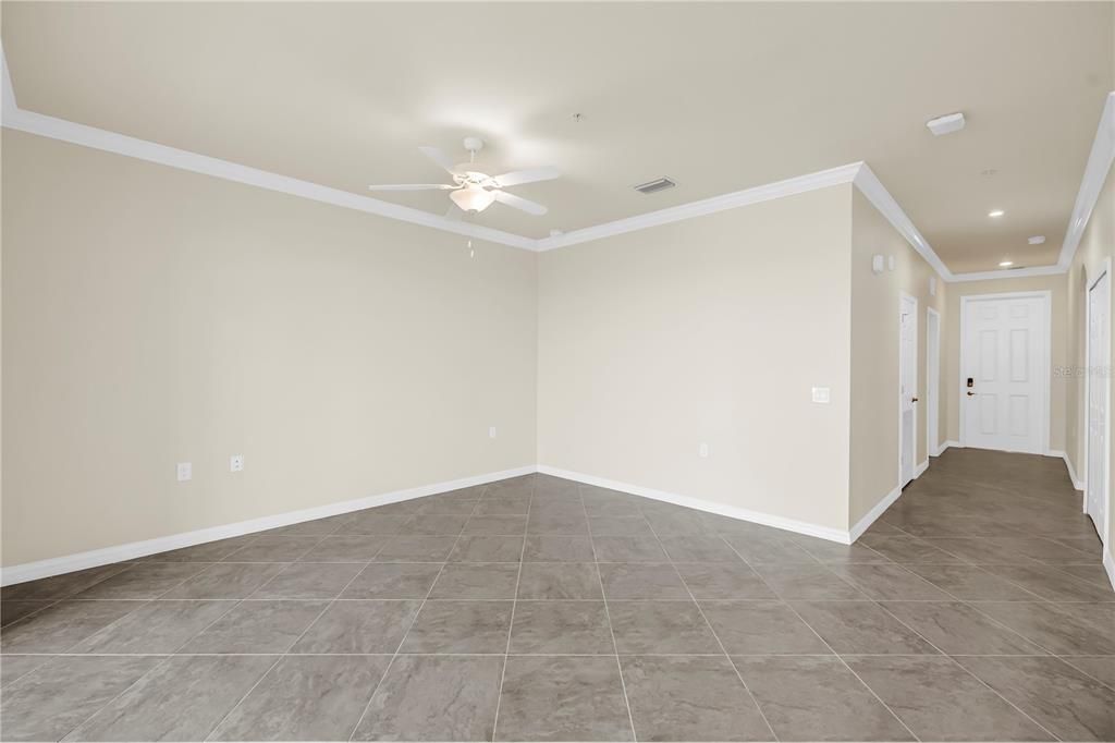 Empty room, Interior, Recessed Lighting