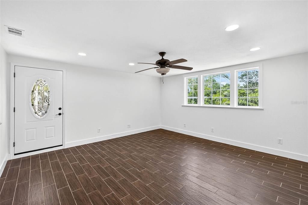 Empty room, Interior, Recessed Lighting, Wood Texture Flooring