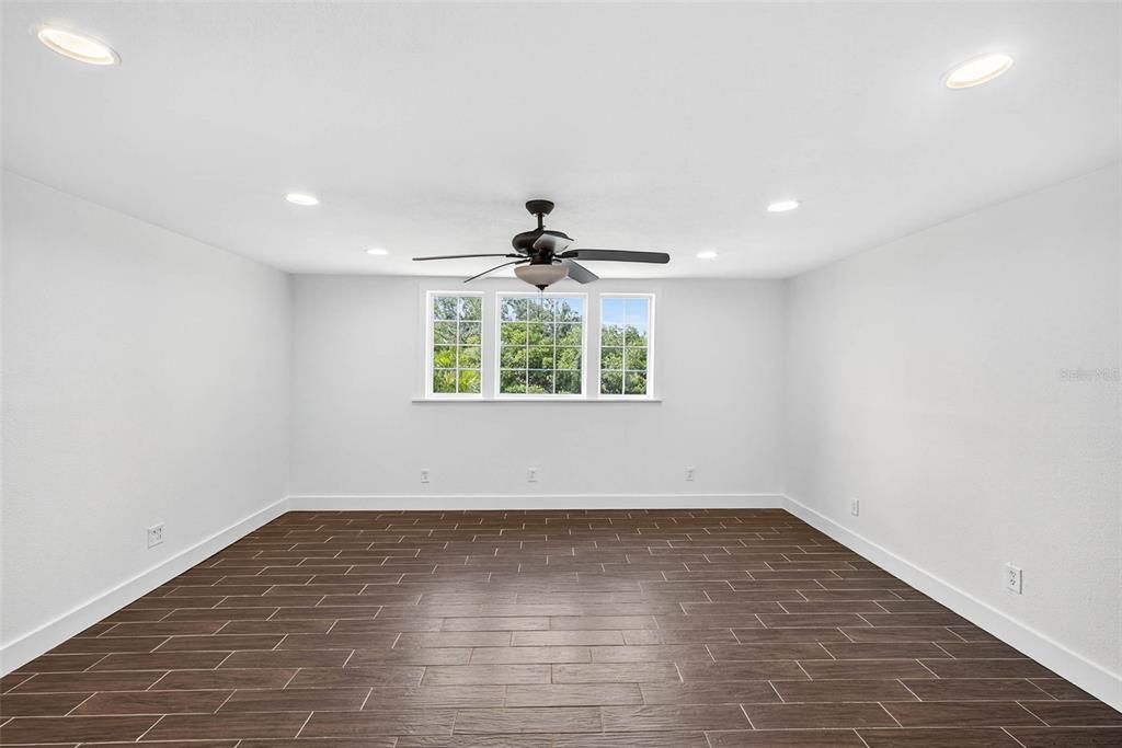 Empty room, Interior, Recessed Lighting, Wood Texture Flooring