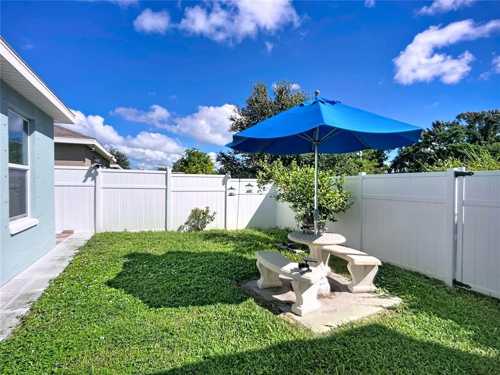 Backyard, Exterior