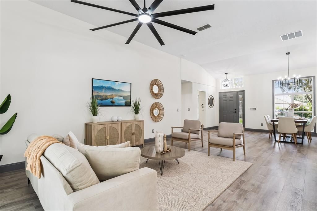 Chandelier, Dining room, Interior, Living room, Pendant Lights, Wood Texture Flooring