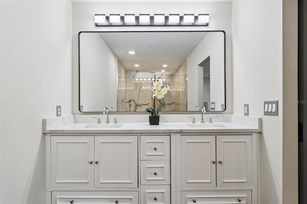 Bathroom, Dual Sink Vanities, Interior