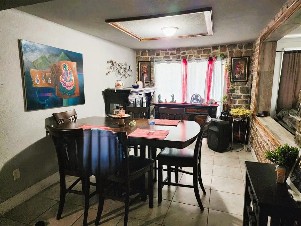 Dining room, Fireplace, Interior