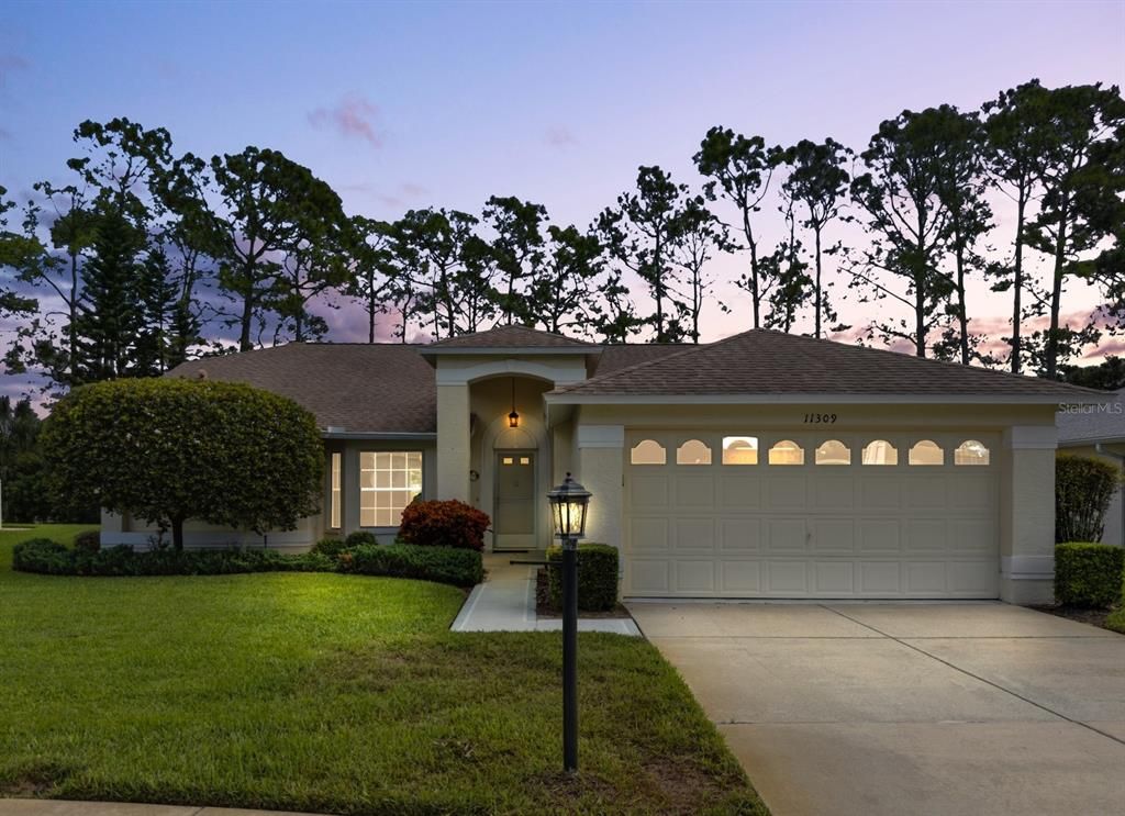 Attached, Exterior, Facade, Ranch