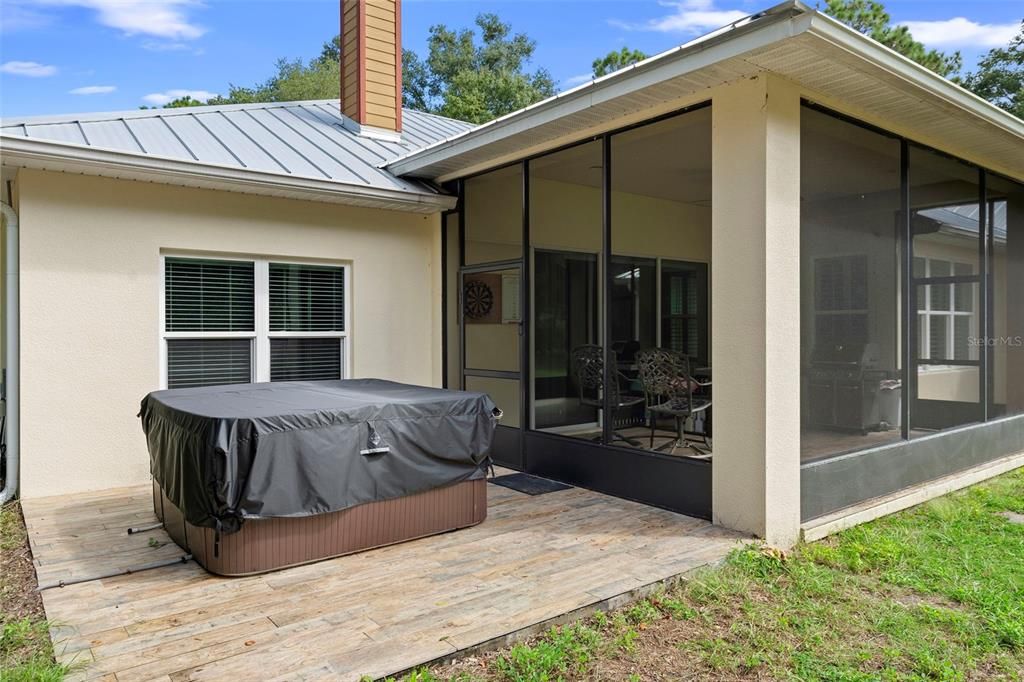 Exterior, Hot Tub
