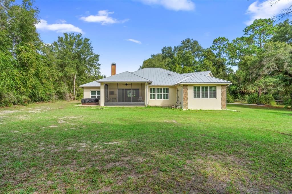 Backyard, Exterior