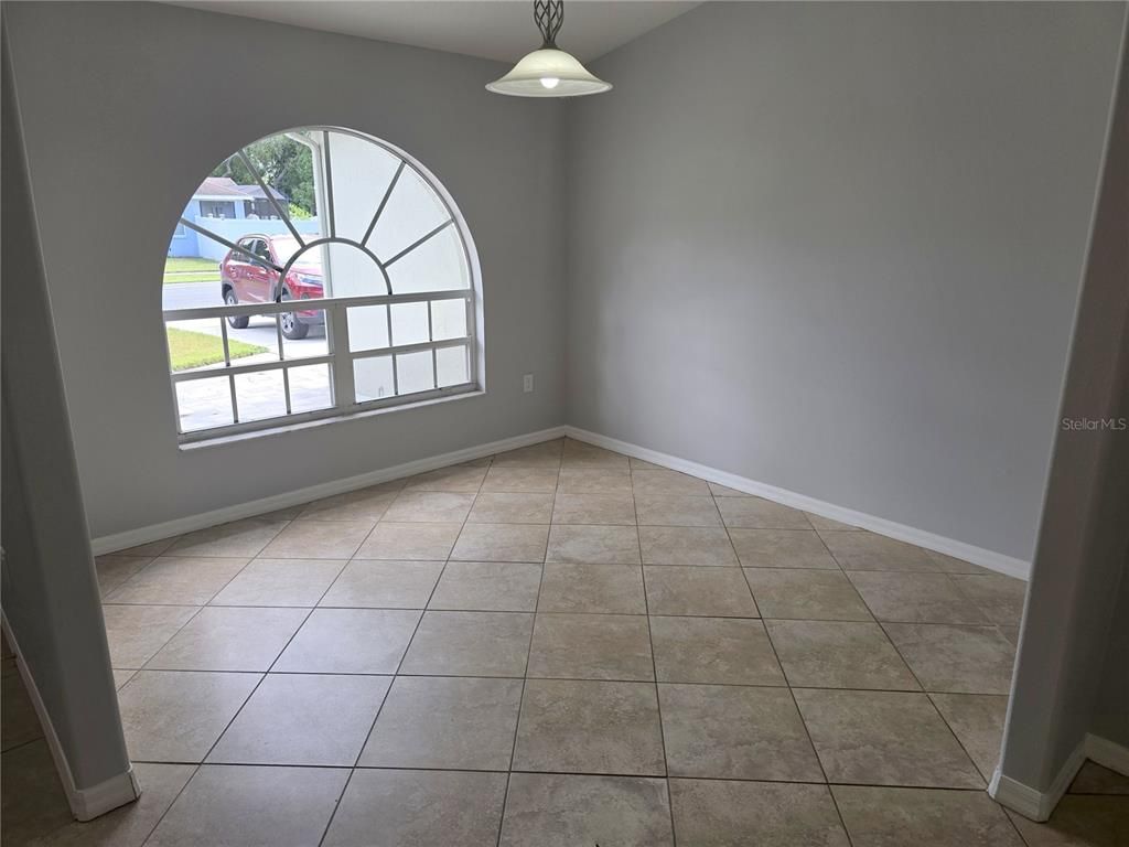 Empty room, Interior, Pendant Lights