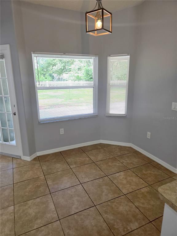 Empty room, Interior, Pendant Lights