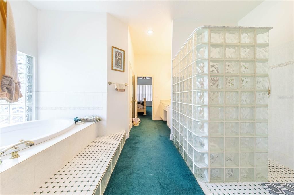 Bathroom, Interior, Recessed Lighting