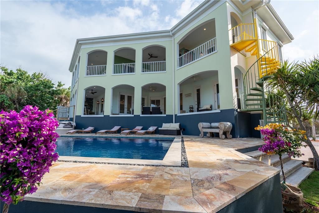Exterior, Pool