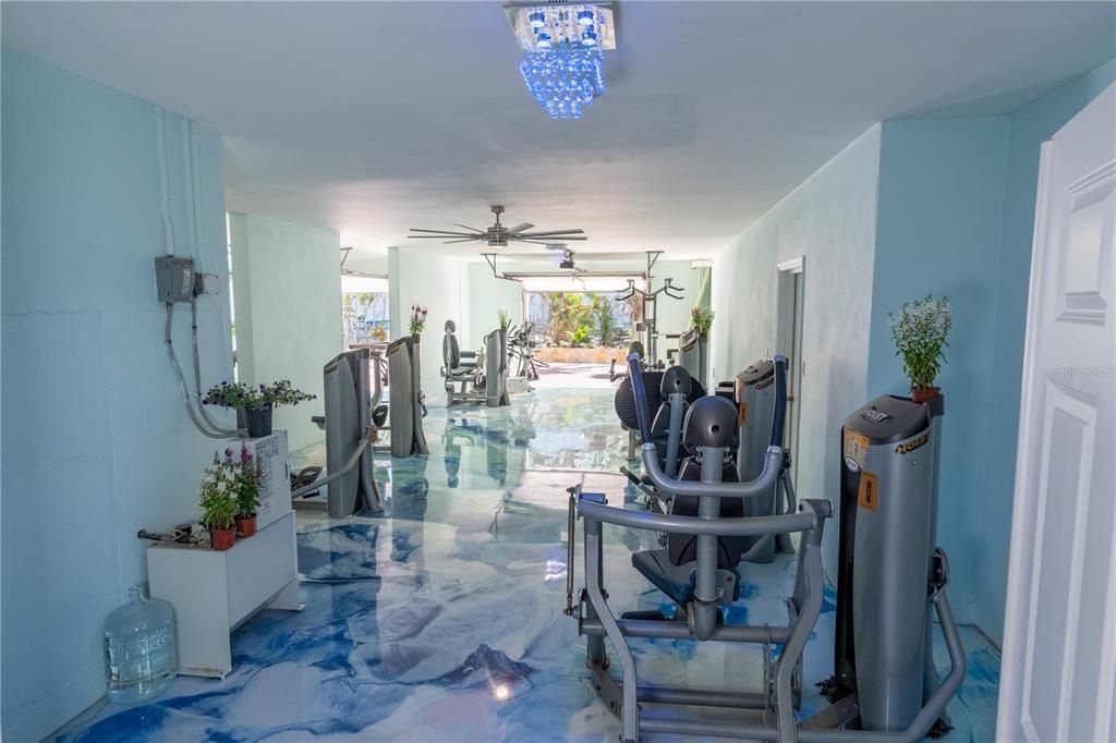 Chandelier, Fitness Equipment, Interior, Marble