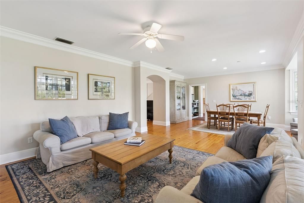 Dining room, Interior, Living room, Recessed Lighting, Wood Texture Flooring