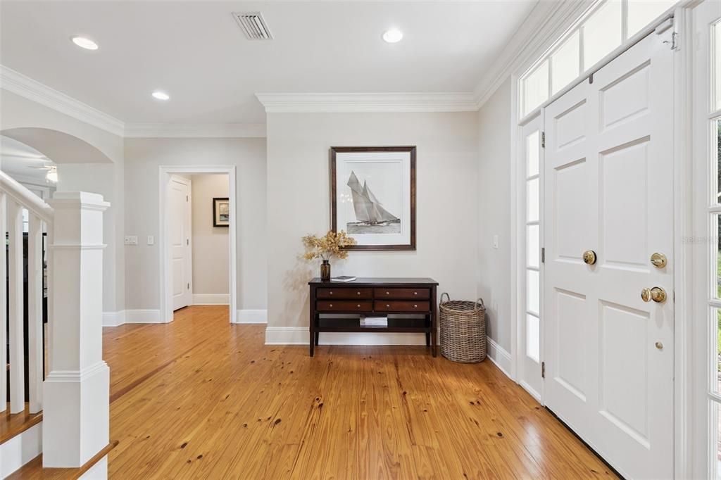 Interior, Recessed Lighting, Wood Texture Flooring
