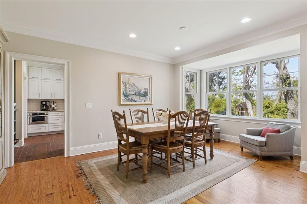 Dining room, Interior, Kitchen, Recessed Lighting, Wood Texture Flooring