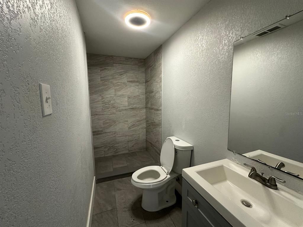 Bathroom, Interior, Recessed Lighting