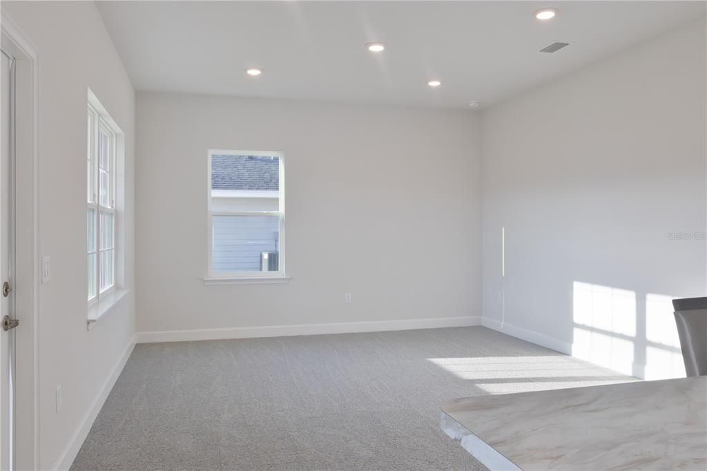 Empty room, Interior, Recessed Lighting