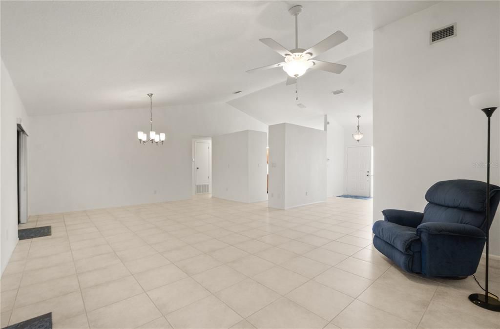 Chandelier, Empty room, Interior, Pendant Lights