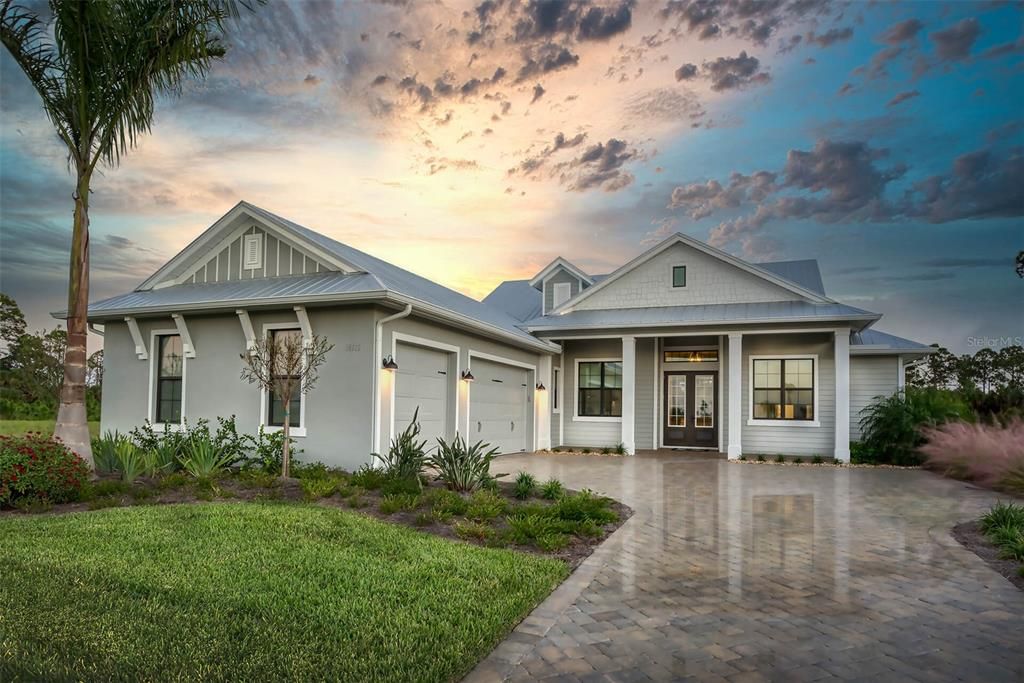 Attached, Exterior, Facade, American Craftsman