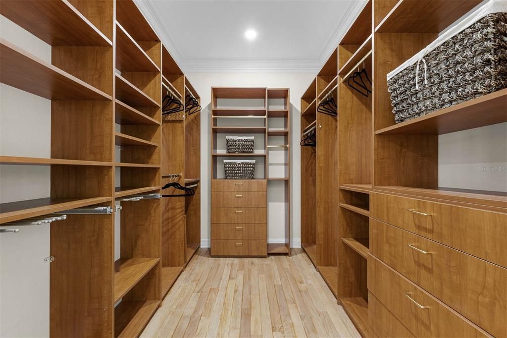 Interior, Recessed Lighting, Walk-in Closets, Wood Texture Flooring
