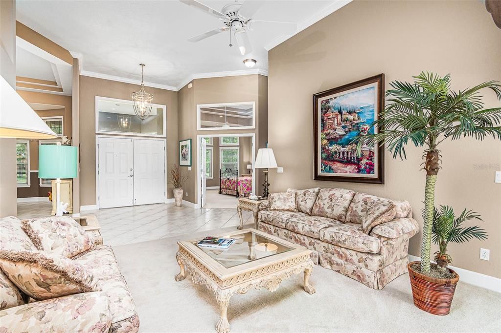 Chandelier, Interior, Living room