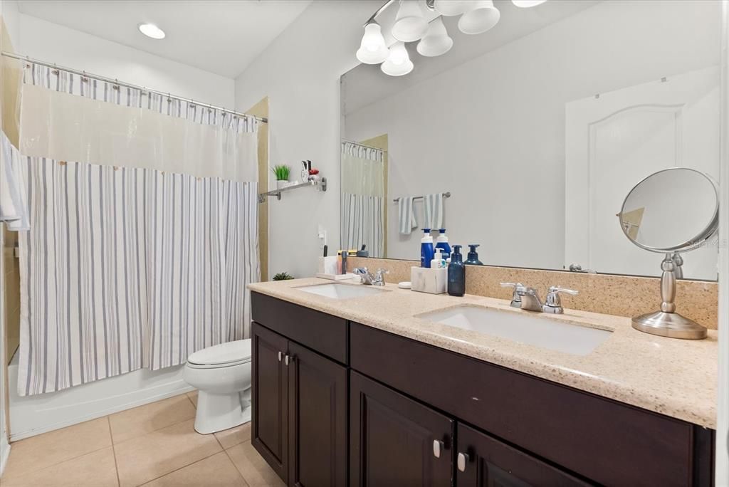 Bathroom, Dual Sink Vanities, Interior, Recessed Lighting