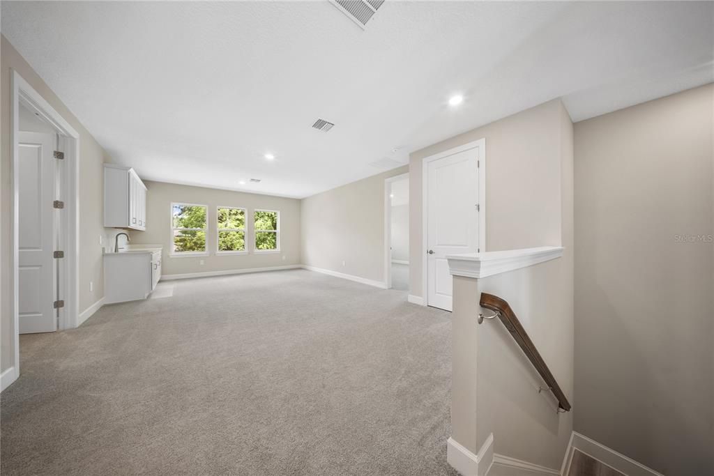 Empty room, Interior, Recessed Lighting