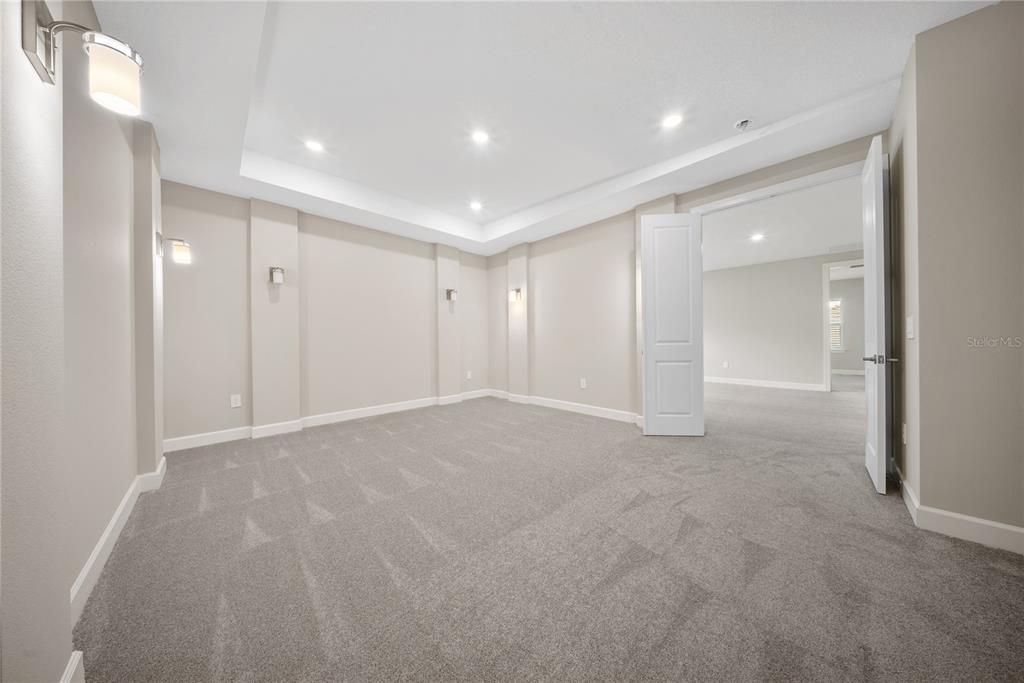 Empty room, Interior, Recessed Lighting