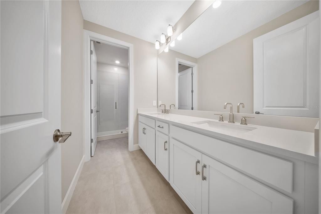 Bathroom, Dual Sink Vanities, Interior, Recessed Lighting
