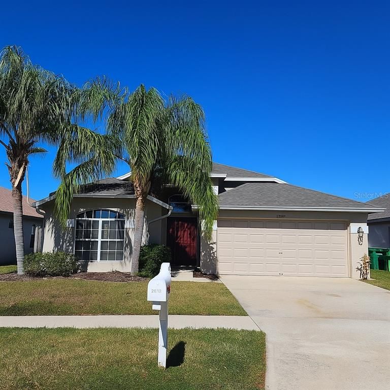 Attached, Exterior, Facade, Ranch